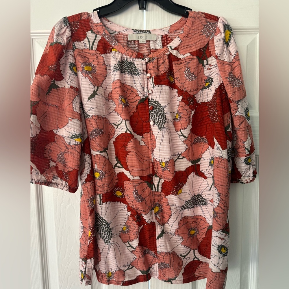 Cute fall color top.